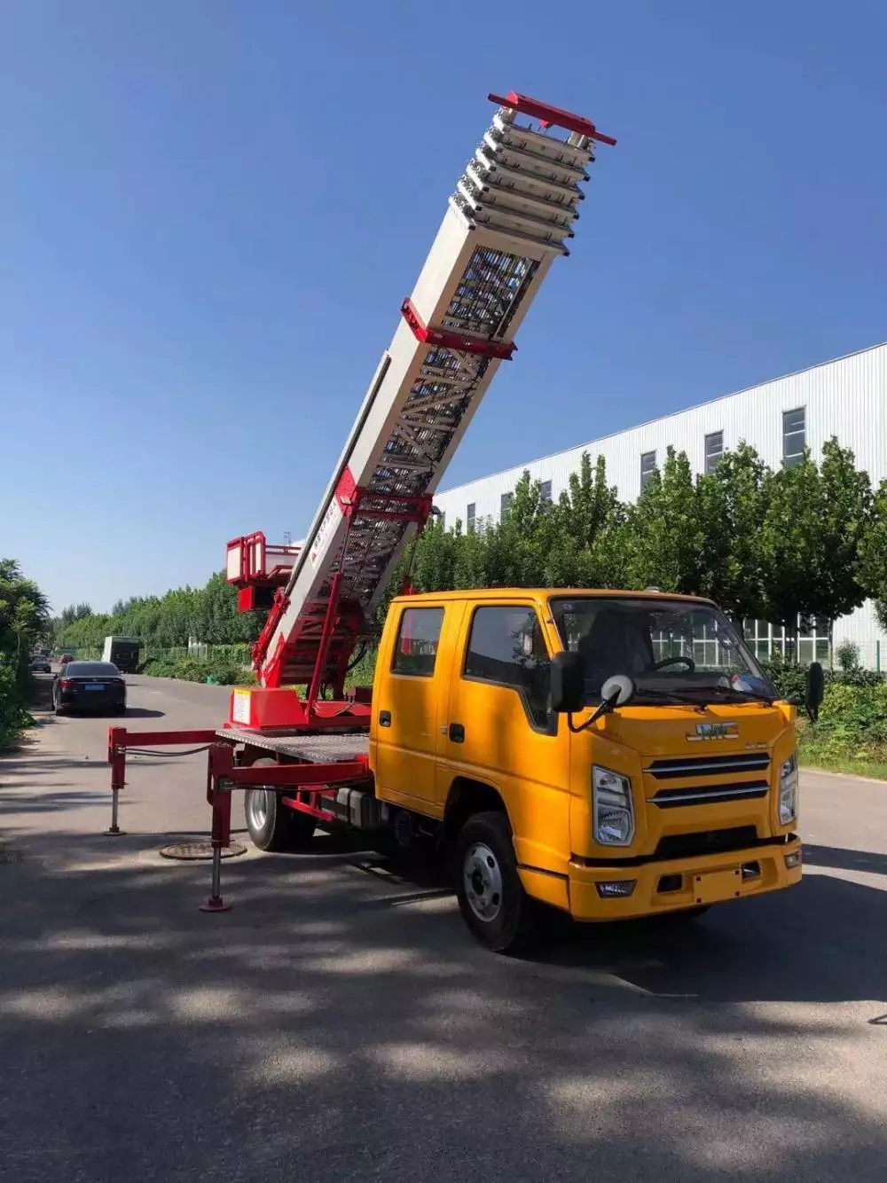 淮阳附近的云梯车出租服务：轻松解决高空作业需求